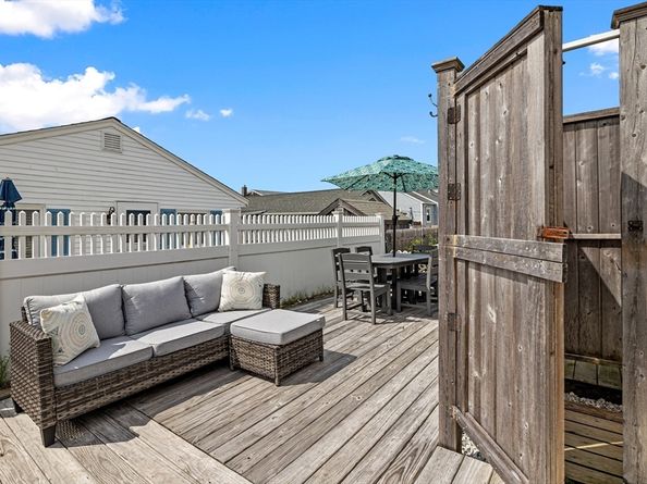 36 Ocean Rd N, Duxbury MA 02332