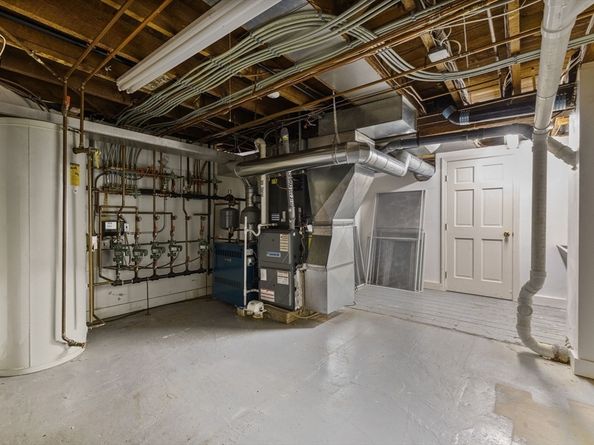 372 Ocean Avenue, Marblehead MA 01945