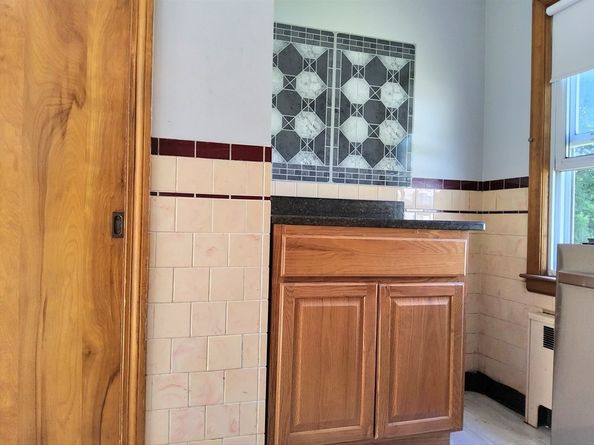 6 Crosby St, Webster MA 01570