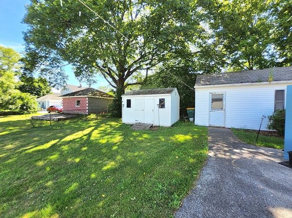 6 Crosby St, Webster MA 01570