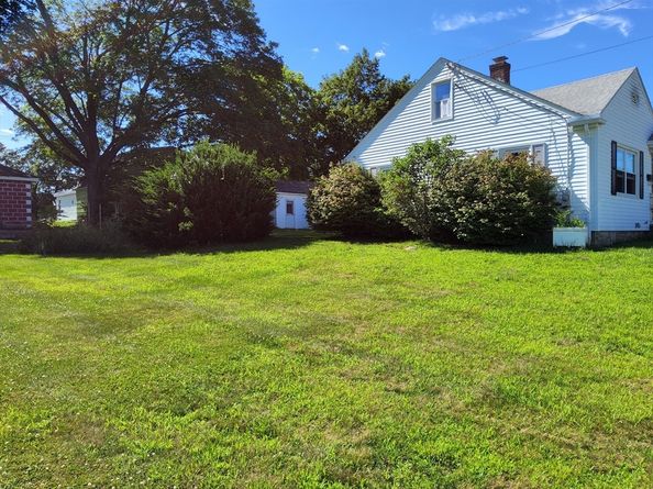 6 Crosby St, Webster MA 01570