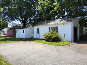 6 Crosby St, Webster MA 01570