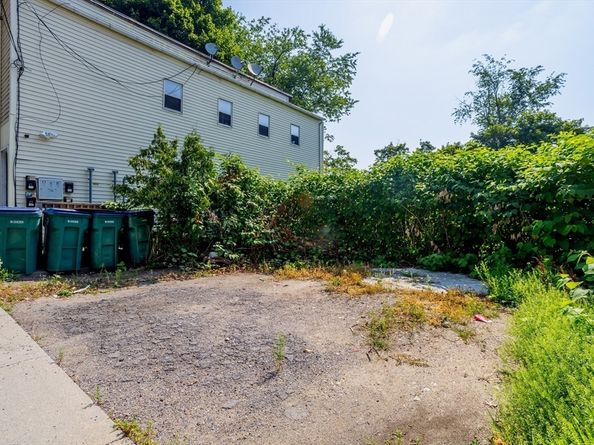 13-17 Westminster St, Fitchburg MA 01420
