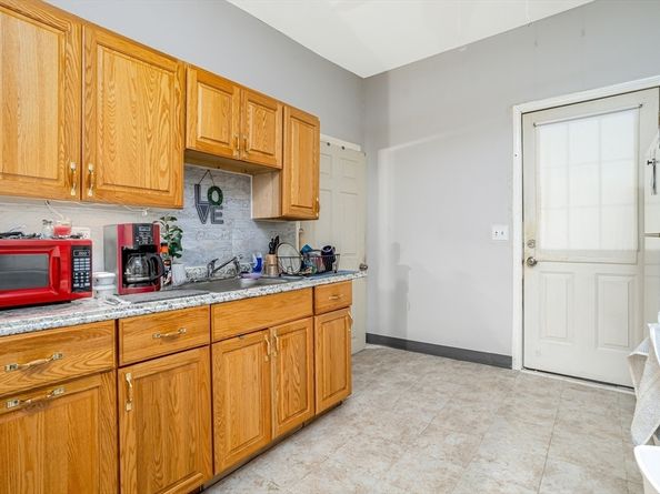 13-17 Westminster St, Fitchburg MA 01420