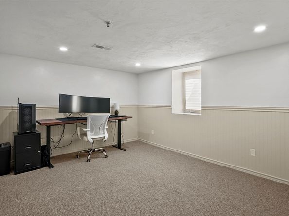 607 Cambridge St 4, Worcester MA 01610