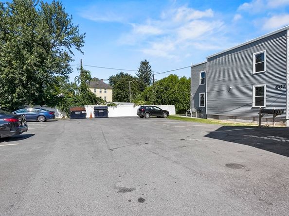 607 Cambridge St 4, Worcester MA 01610