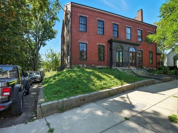 22 Kenilworth St, Boston MA 02119