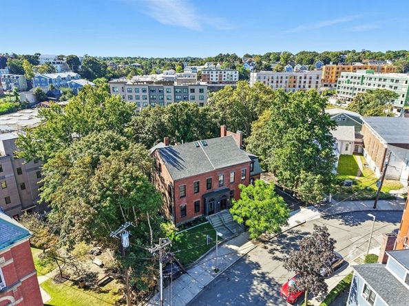 22 Kenilworth St, Boston MA 02119