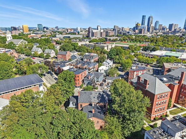 22 Kenilworth St, Boston MA 02119