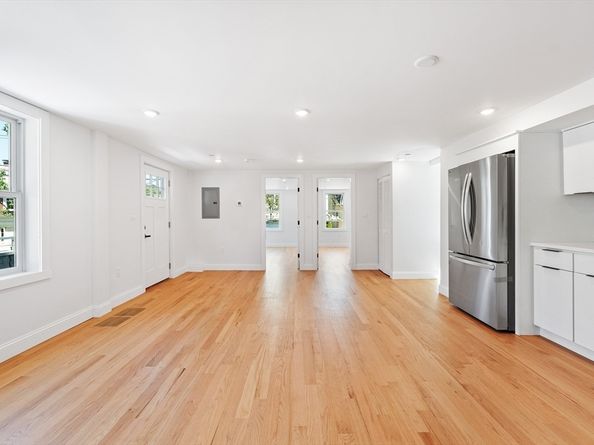 290 Washington Street, Marblehead MA 01945