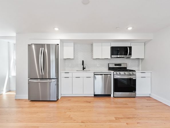 290 Washington Street, Marblehead MA 01945