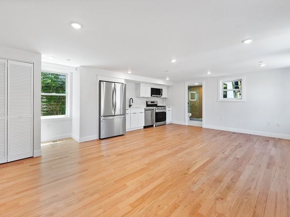 290 Washington Street, Marblehead MA 01945