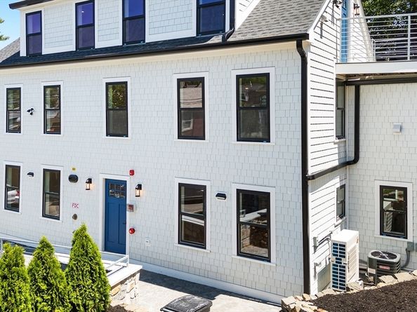 290 Washington Street, Marblehead MA 01945