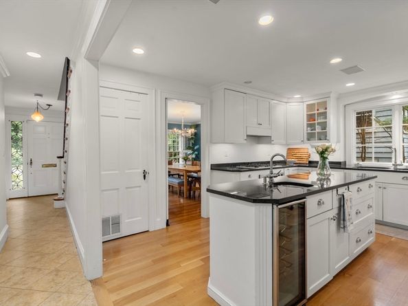 1308 Walnut St, Newton MA 02461