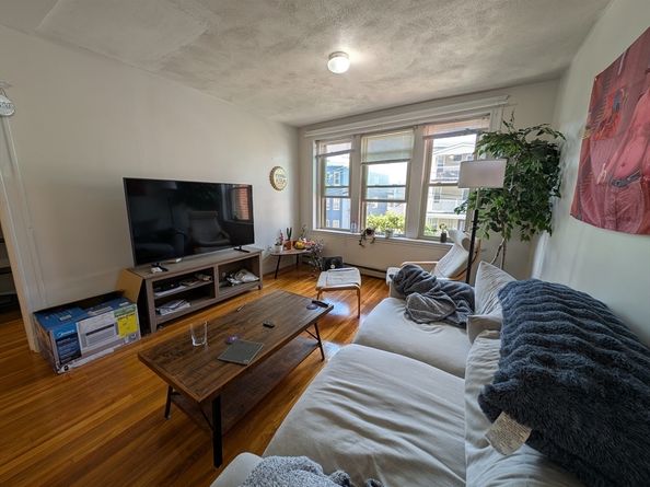 24 Ransom Rd 6, Boston MA 02135