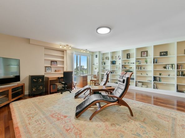 75-83 Cambridge Pkwy. Ph12 ., Cambridge MA 02142