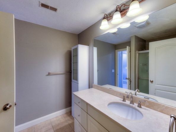 38 Johnson St, Worcester MA 01604