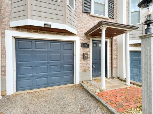 38 Johnson St, Worcester MA 01604