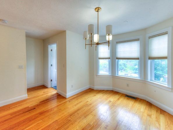 38 Johnson St, Worcester MA 01604