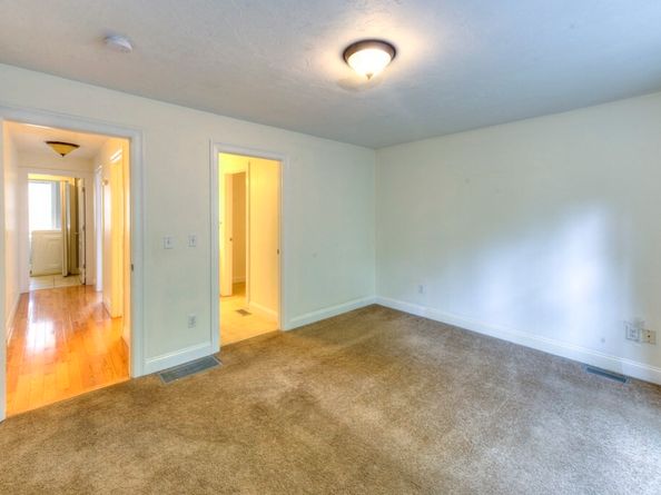 38 Johnson St, Worcester MA 01604