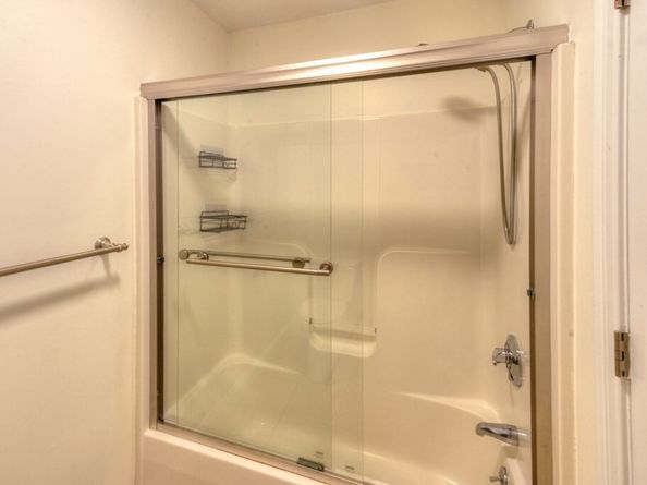 38 Johnson St, Worcester MA 01604