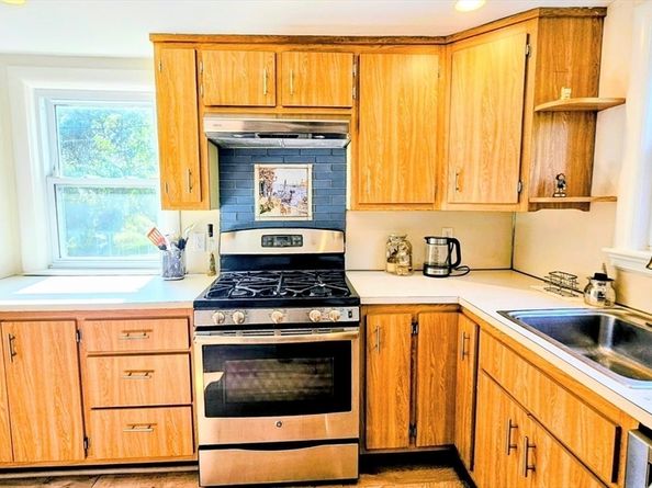 250 Woodcliff Rd, Newton MA 02461
