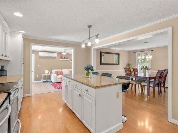 5 Hope Lane, Dedham MA 02026