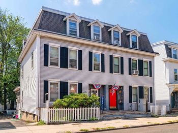 607 East 7th St
