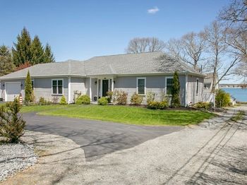 5 Spinnaker Ln