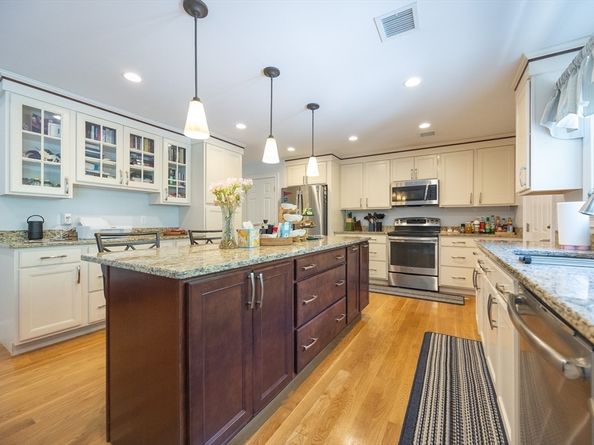 5 Spinnaker Ln, Marion MA 02738