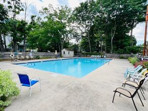155 Bishop Dr 155, Framingham MA 01702