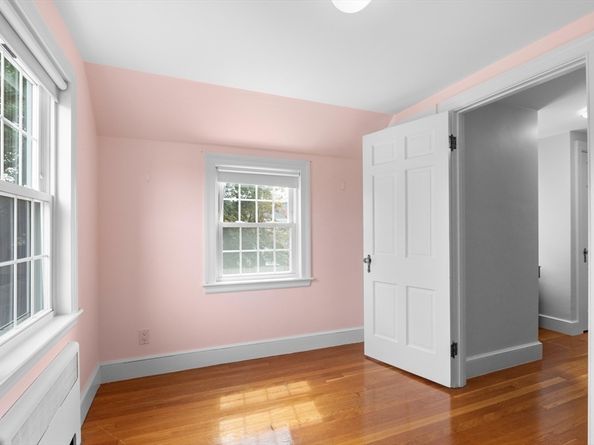 5 Sunset Rd, Salem MA 01970