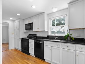 5 Sunset Rd, Salem MA 01970