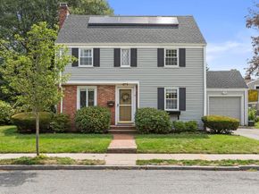 5 Sunset Rd, Salem MA 01970
