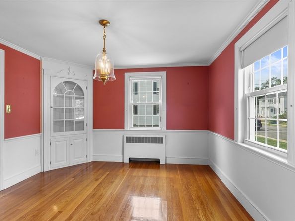 5 Sunset Rd, Salem MA 01970