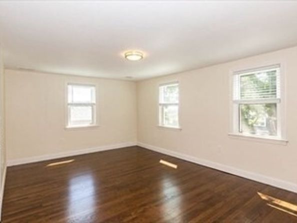77 Rock Glen Rd, Medford MA 02155