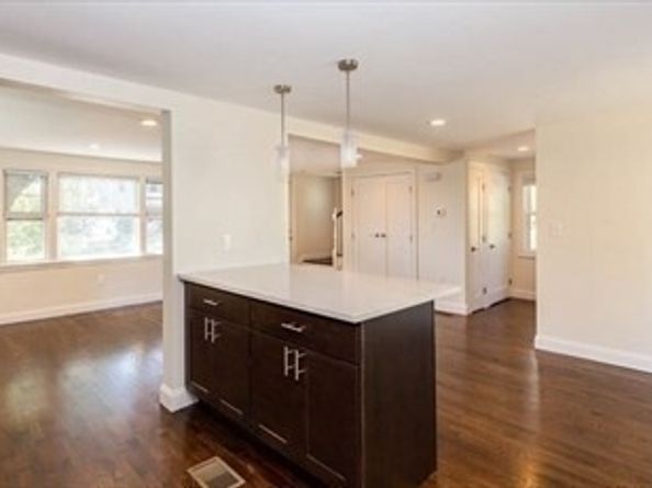 77 Rock Glen Rd, Medford MA 02155