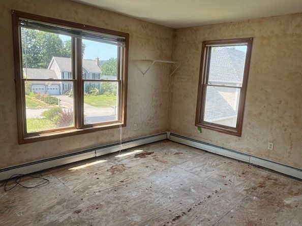 12 Walden Ct, Leominster MA 01453