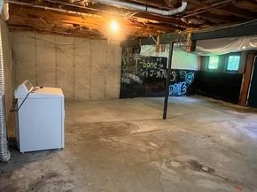 12 Walden Ct, Leominster MA 01453