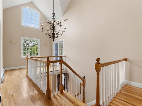 4 Mcdonald Farm Rd, Wakefield MA 01880
