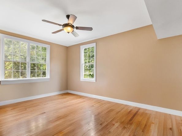 4 Mcdonald Farm Rd, Wakefield MA 01880