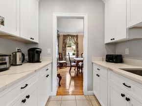 4 Mcdonald Farm Rd, Wakefield MA 01880