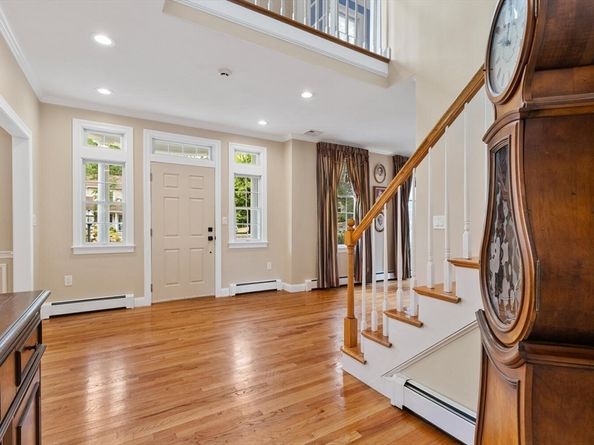 4 Mcdonald Farm Rd, Wakefield MA 01880