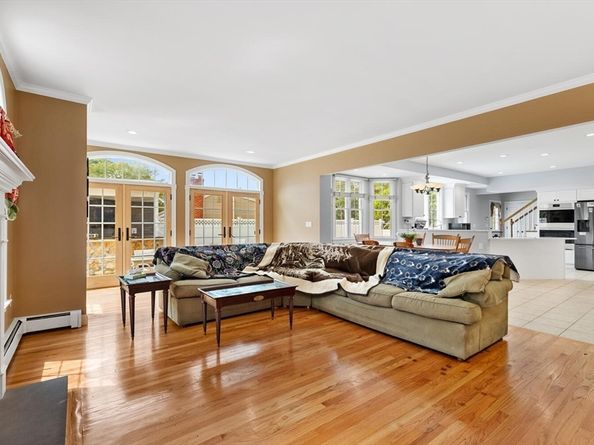 4 Mcdonald Farm Rd, Wakefield MA 01880