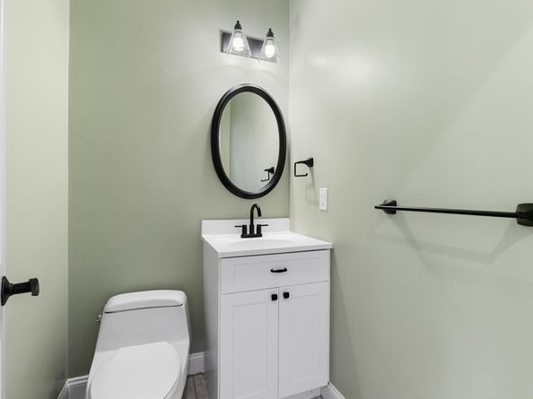 4 Mcdonald Farm Rd, Wakefield MA 01880