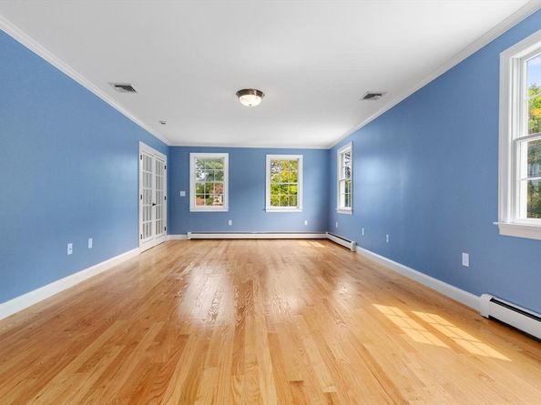 4 Mcdonald Farm Rd, Wakefield MA 01880