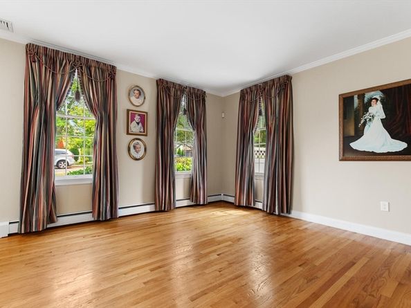 4 Mcdonald Farm Rd, Wakefield MA 01880