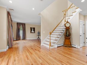 4 Mcdonald Farm Rd, Wakefield MA 01880