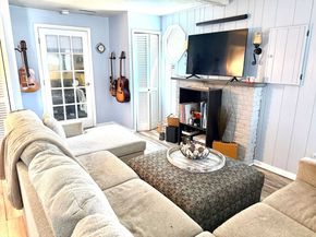 534 Hogg Memorial Dr, Whitman MA 02382