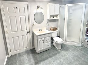 534 Hogg Memorial Dr, Whitman MA 02382